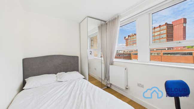 🏡Spacious Room in Farnborough (Town Centre) 🌟 Main Photo