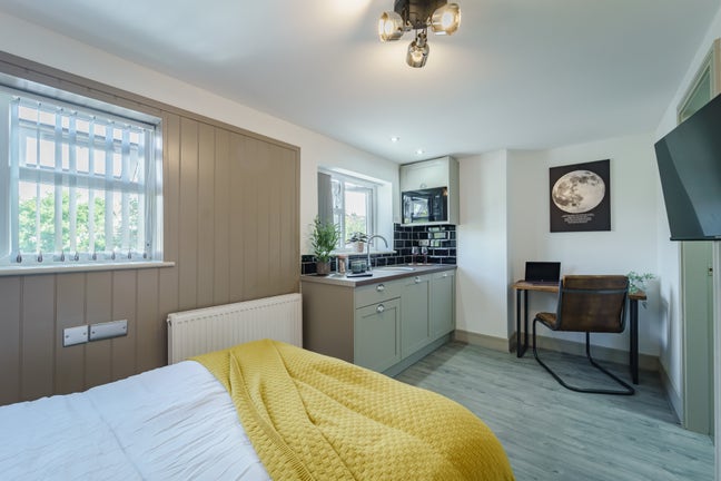 Studio close to Coventry City Centre Main Photo