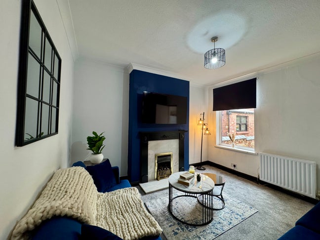 Room share in a 5 bed house - Teversal Avenue Main Photo