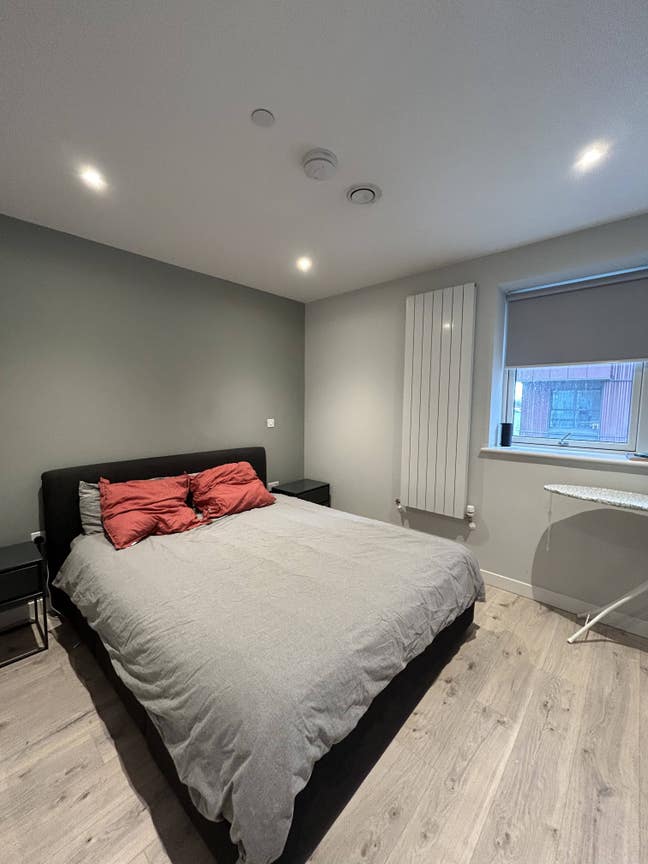 Blackhorse Road Flat with Pool, Gym & Balcony Main Photo