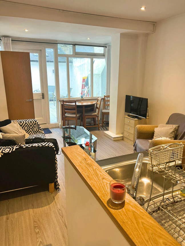2 Bed Flat with Roof Terrace in Clapham, SW4 Main Photo