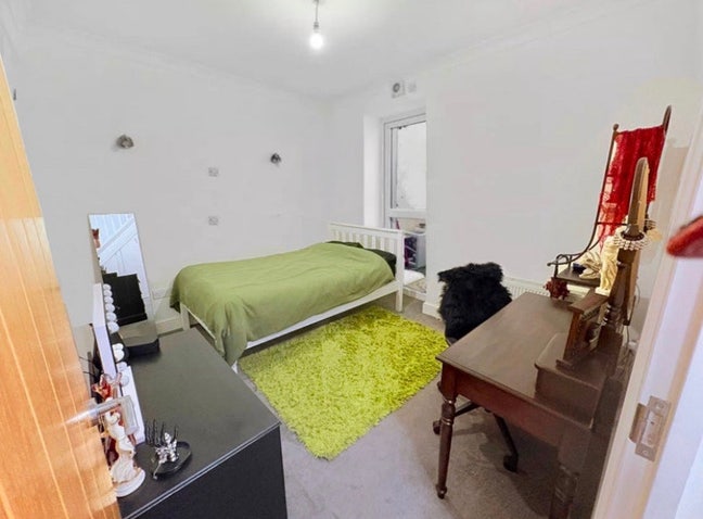 Modern Flat in Stoke Newington Main Photo