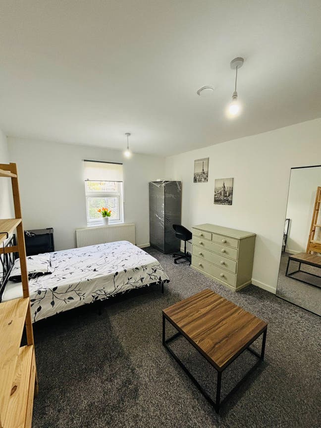 4-Fresh Start in Brand New Property🎁Southfields  Main Photo