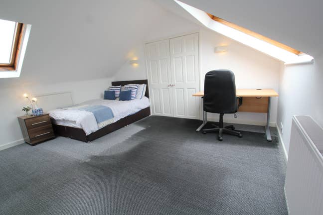 Lovely Large Sunny Double Room Main Photo