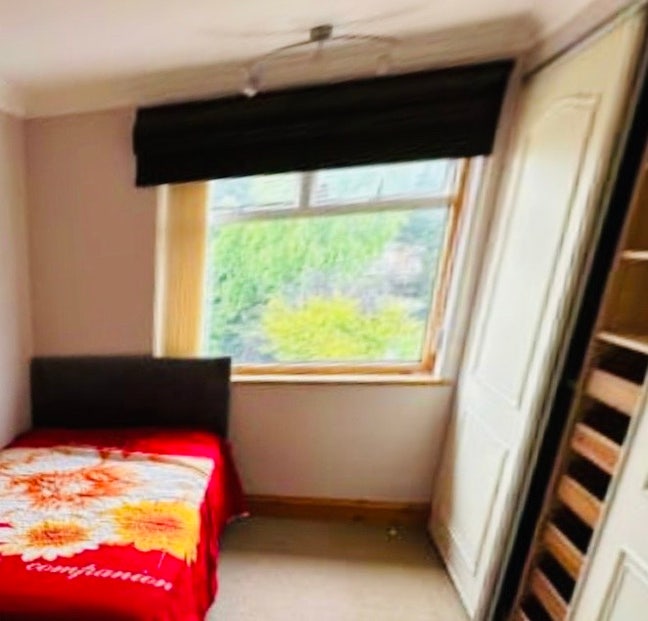 Double room in a shared quiet house Main Photo