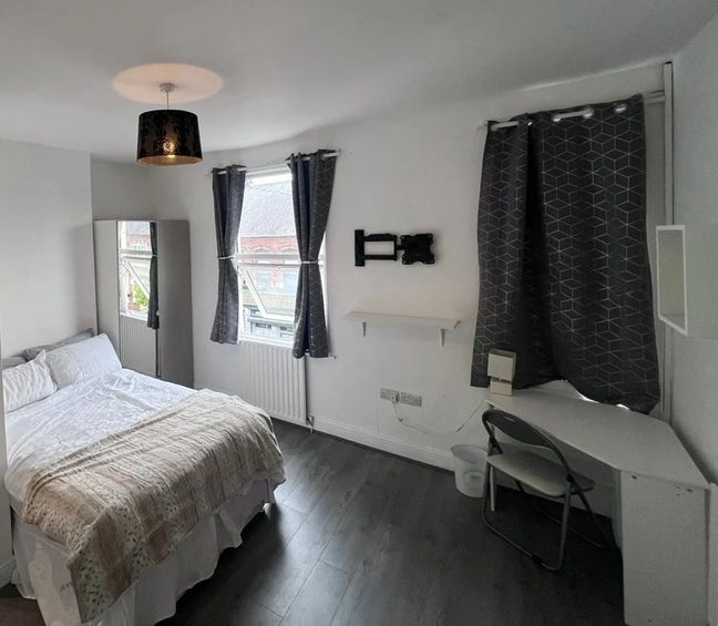 Fully Furnished Ensuite - short term / long term. Main Photo