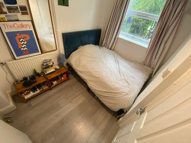 Bedroom in Bethnal Green - East London Main Photo
