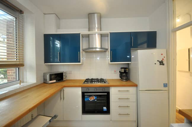 Spacious 2 Bedroom Property in South Hampstead!! Main Photo