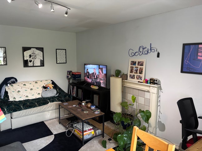 1 bed flat with separate office room  Main Photo