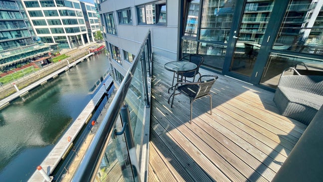 Furnished Double – Female Flatmate, Leeds Dock Main Photo