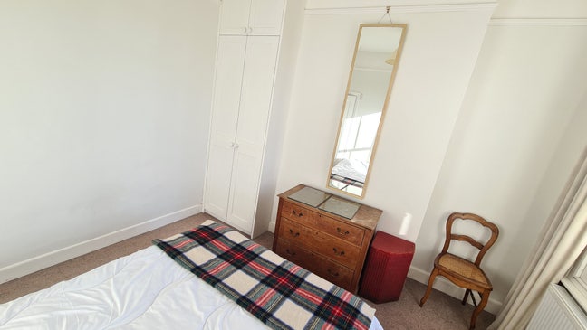 Large double room, 3 mins from Clapham South tube Main Photo