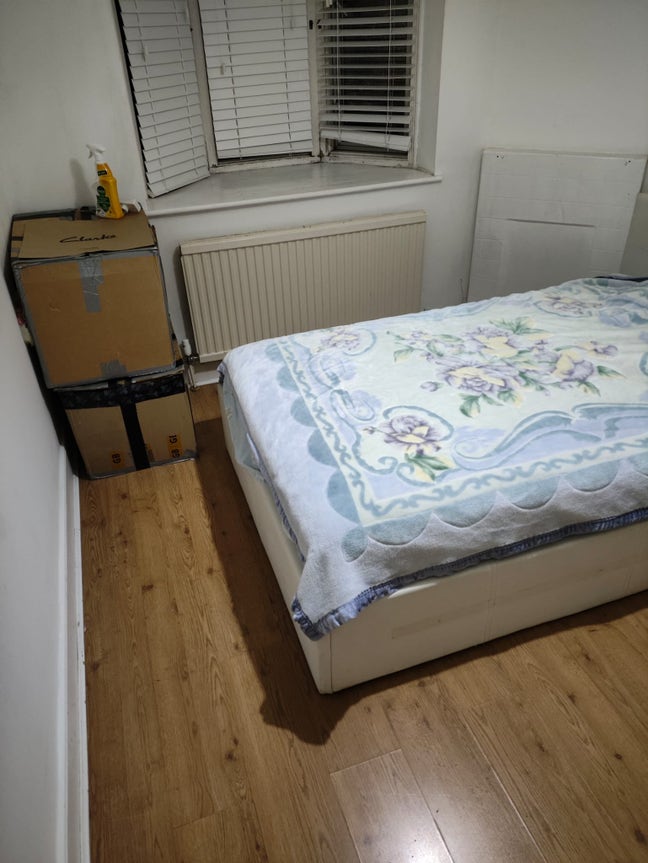 1 double bedroom available in Ealing, available fr Main Photo