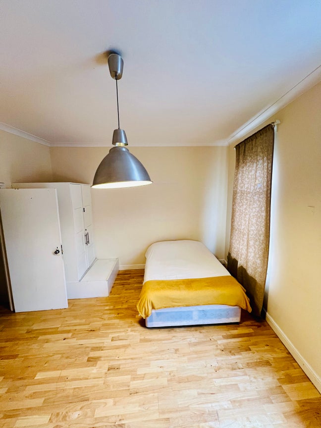 Large double room  Main Photo