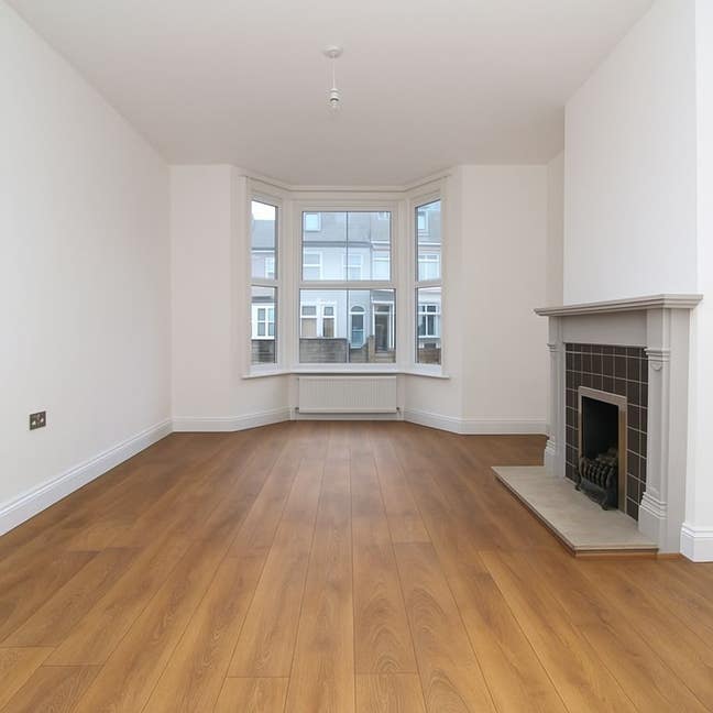 2 furnished rooms to let(preferable to relatives)  Main Photo