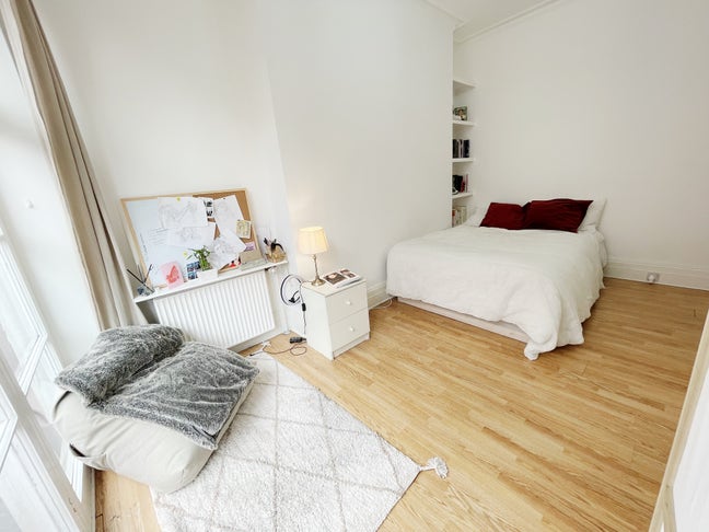 Double Room & En-suite Double Room in Elegant Flat Main Photo