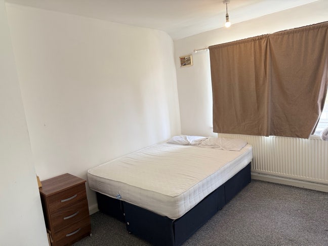 Double Room Available with No Deposit  Main Photo