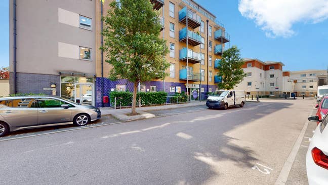 Luxury 2 bed, 2 bath with Balcony, Mile End, E3 Main Photo