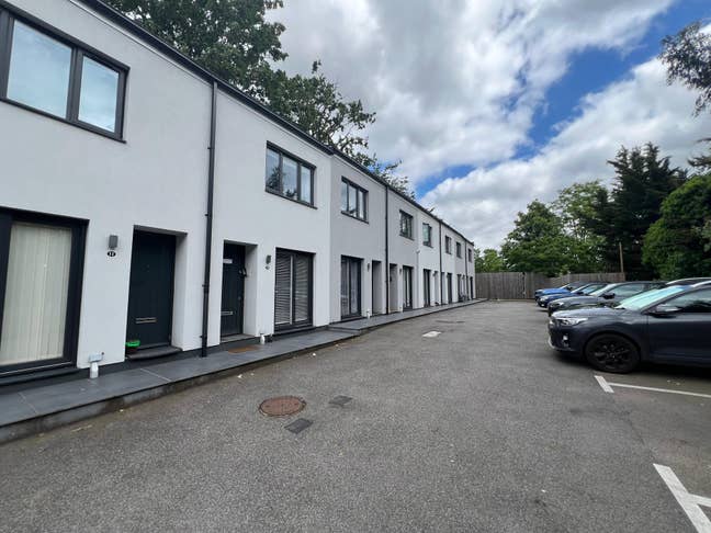 Dartford*Stunning 1 Bedroom Split Level Flat House Main Photo