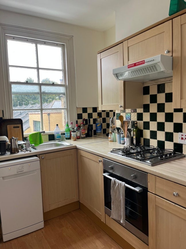 Church St beaut room available! Main Photo