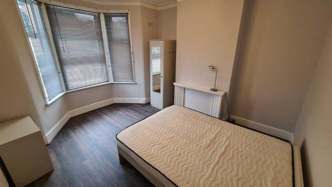✨Brand New Double-room in Ilford with Garden✨ Main Photo