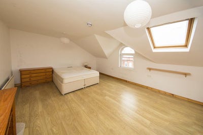 🥰Bright Double Room in Wellesley Ave.🥰 Main Photo