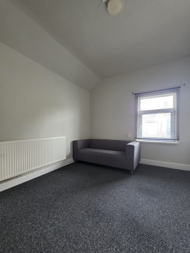 3 Bed Flat, Claude Road, CF24 3PZ Main Photo