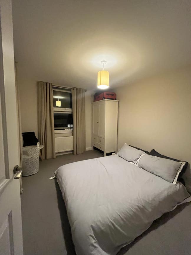 Double bed in spacious friendly Fulham home Main Photo