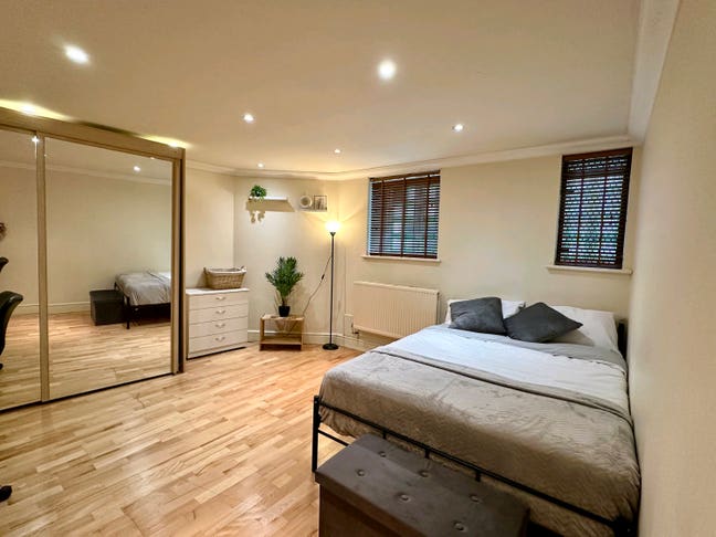 🎩Bow/Mile End🎩Xxl  Modern Double Main Photo