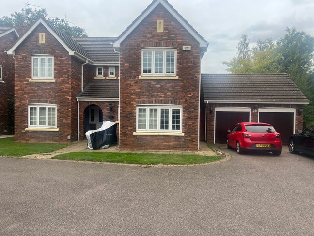 Luxury House , Affluent location  Main Photo