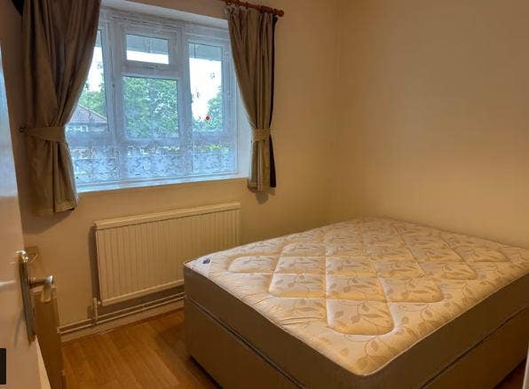 Double Room Available – Ballantrae House  NW2 2PB Main Photo