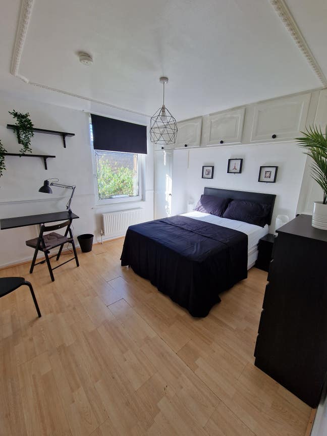 2 Beautiful Double Rooms - E3 - Mile End - Now ! Main Photo