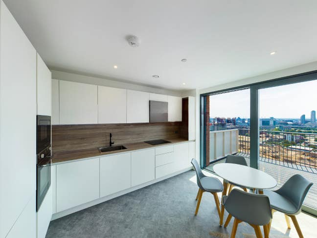Bromley-by-Bow – 2 Bedrooms Flat Main Photo