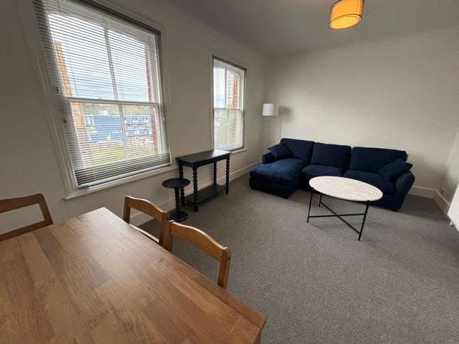 A three bedroom flat on Wandsworth Road  Main Photo
