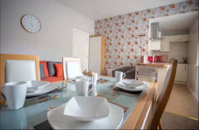 Modern Flat Close to Boscombe Beach Main Photo