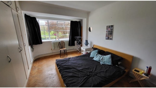 Beautiful  Double room in lovely   flat  share Main Photo