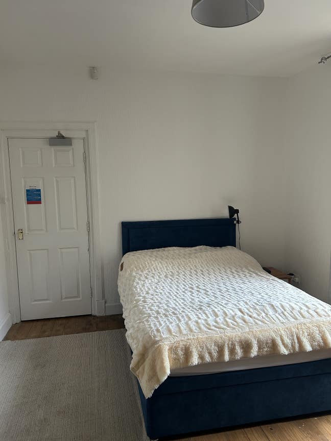 One room for rent  Main Photo