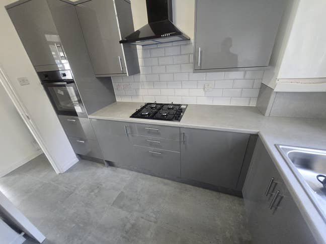 Beautifully refurbished flat  Main Photo