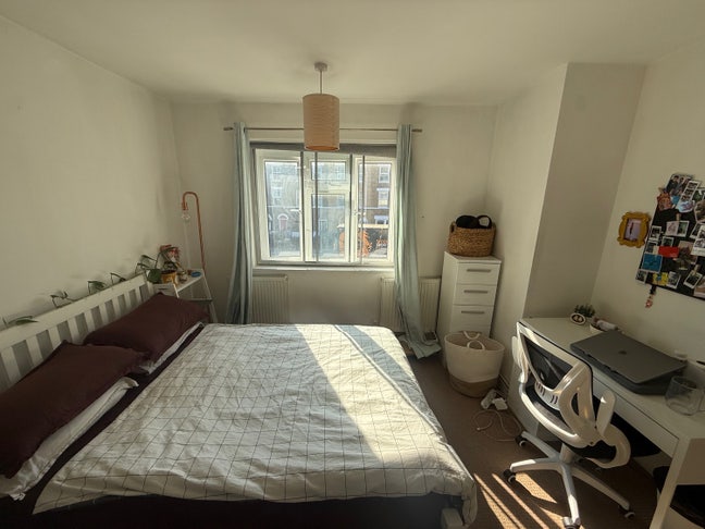 The cosiest double room in canada water  Main Photo
