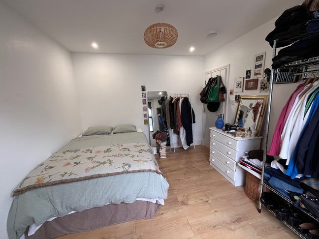 Super Cozy Room in Dalston Flatshare Main Photo