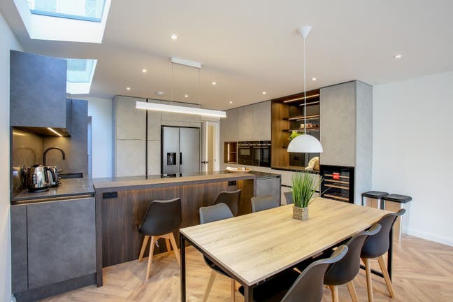 Two Modern Bedrooms in Gorgeous Earlsfield Home Main Photo