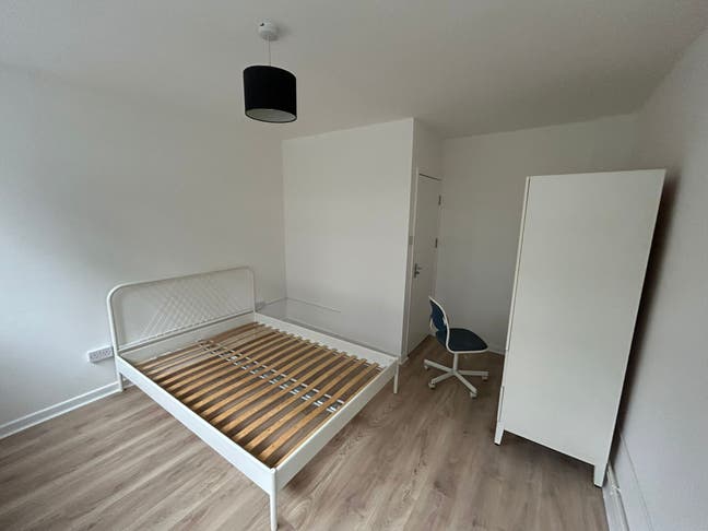 🏡 Newly Refurbished 3-Bedroom Flat – Old Street  Main Photo