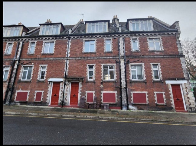 Spacious self-contained Studio Flat Main Photo