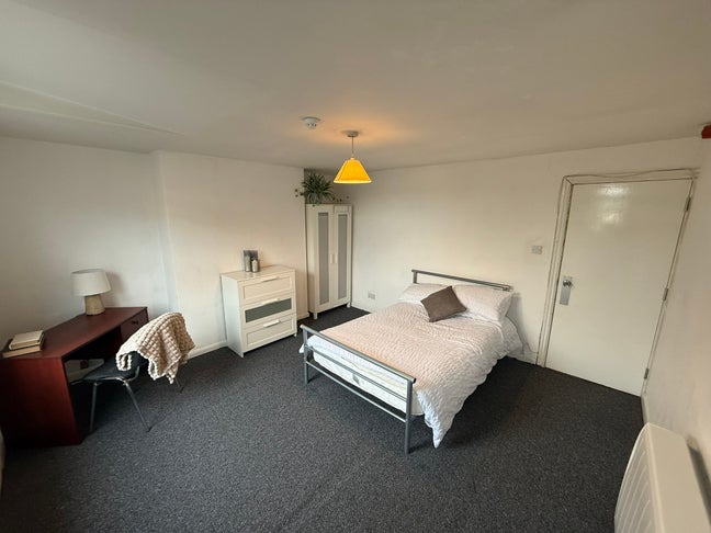 4 Bed Flat Close To Nottingham City Centre Main Photo