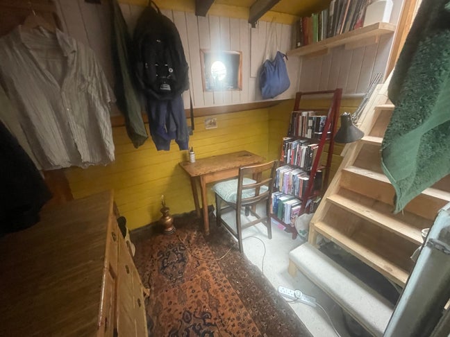 Room on a boat in South Dock Marina Main Photo