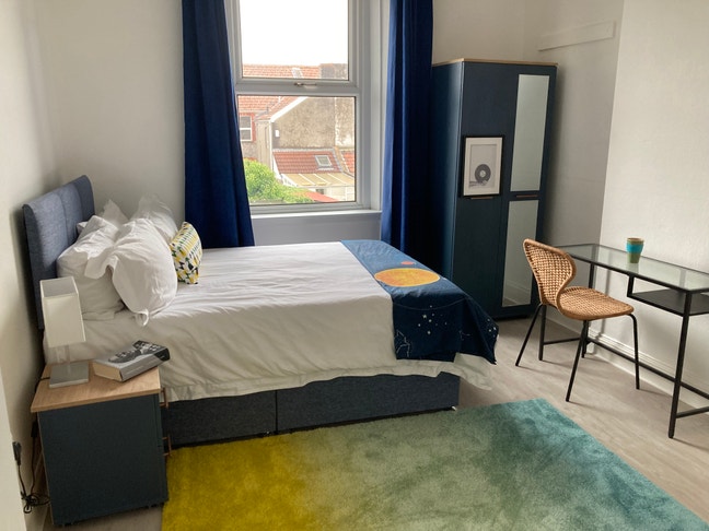 HMOs Perfect for commuting to Weston Hospital! Main Photo