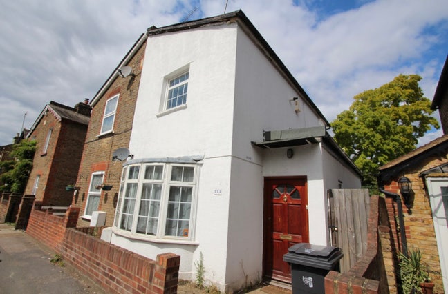 1 Room Available Immediately - Kingston - £780 pcm Main Photo