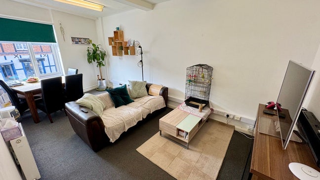 2/3 Bedroom First Floor Apartment  Main Photo
