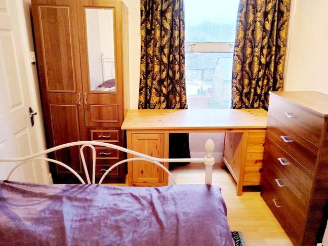 Peaceful House; Double & Single Bedrooms & Storage Main Photo