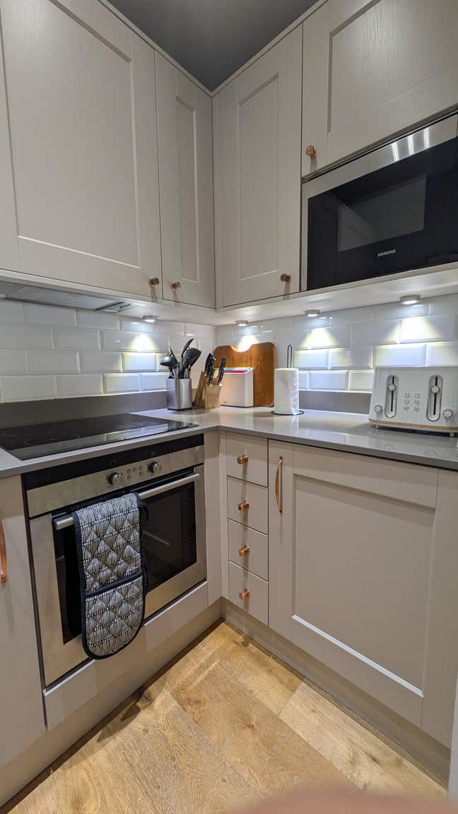 Modern flat in Slateford Main Photo
