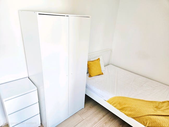 ✨️Large double furnished room Newhampton Main Photo